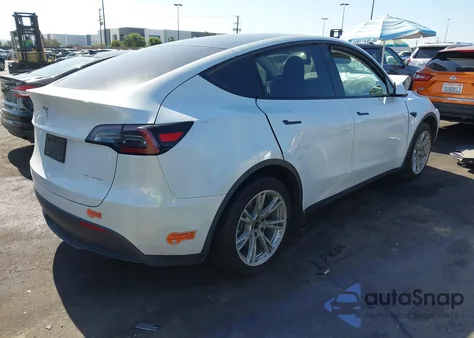 2020 Tesla Model Y Long Range Dual Motor All-Wheel Drive z USA, uszkodzony, nr VIN 5YJYGDEE2LF015390